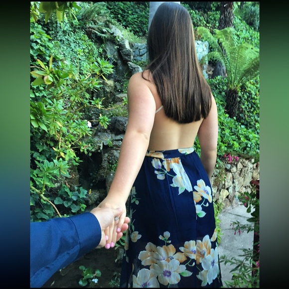 Floral midi dress with open back - Picture 3 of 5